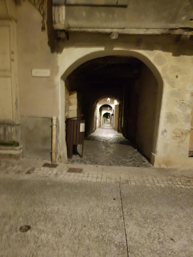 39 Tour De Ville Monflanquin Exterior photo